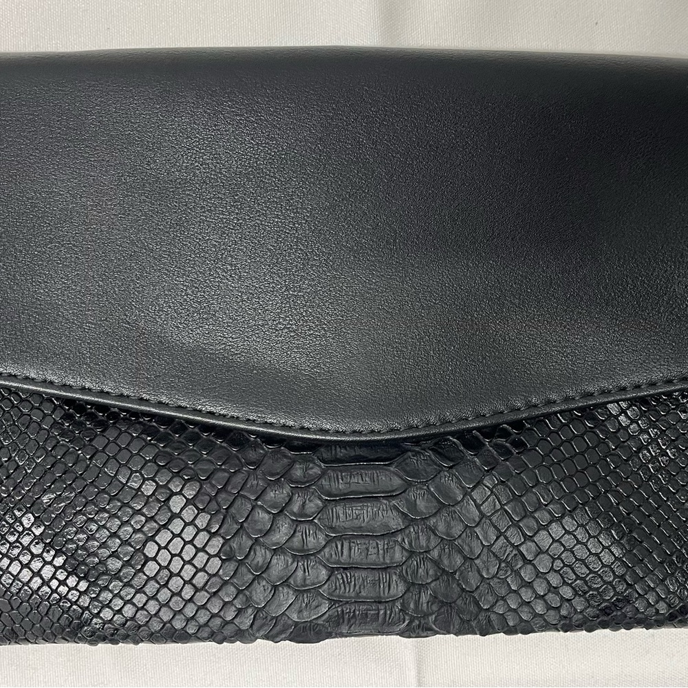 Chic Black Snakeskin Clutch